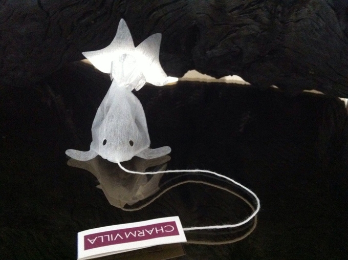 在茶杯里游泳的金魚——金魚茶泡袋包裝設計